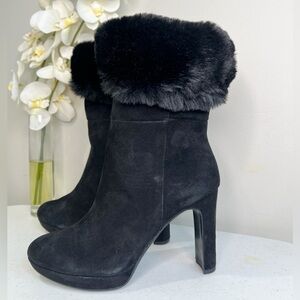 Calvin Klein Suede Pebbles Platform Boots SZ. 6.   #010